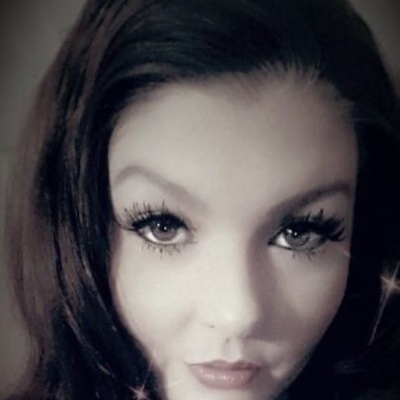 Meet your Posher, Tiara - Picture 1 of 1